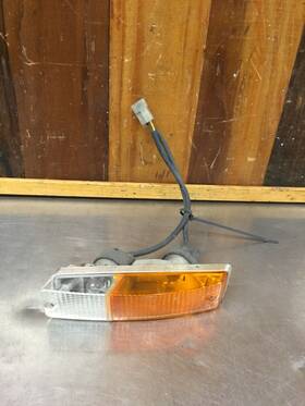 Kar910 Altissimo 171-s Alfa Romeo Spider 83-94 Original Front Left Side Turn Signal Light Used.
