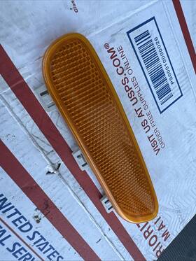 63-14-8-383-011 Bmw Used 00-03 E46 3 Series Left Amber Front Bumper Reflector 325 330 323 328