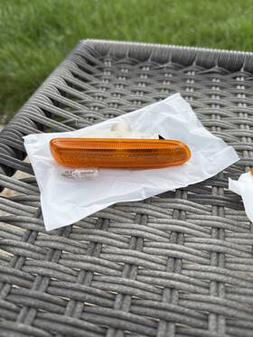 63138370719kt Bmw Oem 3 Series E46 99-03 Amber Side Markers With Bulbs