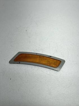 63147203266 Bmw 2011-2013 535i Xdrive F10 - Front Right Bumper Side Marker / Reflector Oem