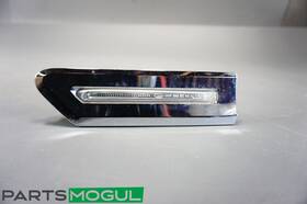 67501.000.00 Bmw 09-15 750i F01 F02 Front Left Lh Driver Fender Side Turn Signal Marker Oem