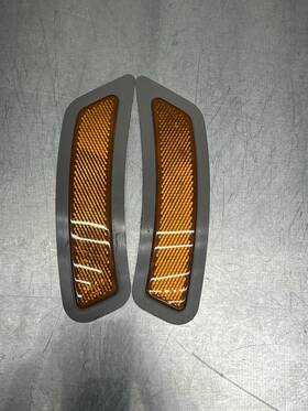 7848581 Bmw 15-20 Oem F80 F82 M3 M4 Front Bumper Lh Rh Driver And Passanger Side Markers 7848581 Bmw 15-20 Oem F80 F82 M3 M4 Front Bumper Lh Rh Driver And Passanger Side Markers