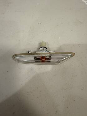 A049189 Bmw 04 05 06 07 08 09 10 E60 525i Side Marker Light Additional Lamp Left Oem