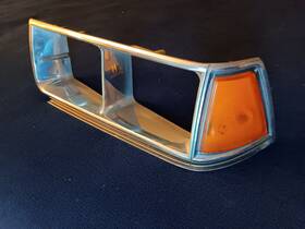 25515333 Buick 82 83 84 85 Century Driver Left Headlight Bezel Trim And Corner Marker Light