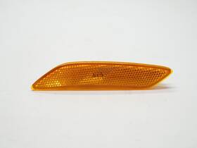 42716026 Buick 20-24 Encore Gx Right Rh Passenger Side Marker Lamp Light Reflector Oem