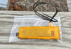 5973445 Buick 82 Regal 4 Dr. Used Lh Side Amber Marker Light U.s. Ship. Incl