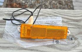5973446 Buick 82 Regal 4 Dr. Used Rh Pass. Side Amber Marker Light U.s. Ship. Incl 5973446 Buick 82 Regal 4 Dr. Used Rh Pass. Side Amber Marker Light U.s. Ship. Incl