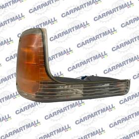 15763596 Cadillac 1999 2000 Escalade Front Right Bumper Side Marker Light Lamp