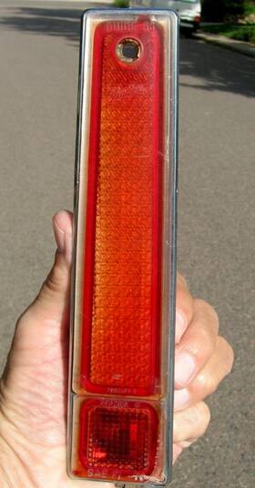 5962432 Cadillac 1970 Rh Rear Outer Side Marker Tail Light Reflector Lens Oem Very Good