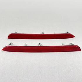 84691121 Cadillac 20-25 Ct5 Left And Right Rear Bumper Reflector Side Marker Pair Oem 84691121 Cadillac 20-25 Ct5 Left And Right Rear Bumper Reflector Side Marker Pair Oem