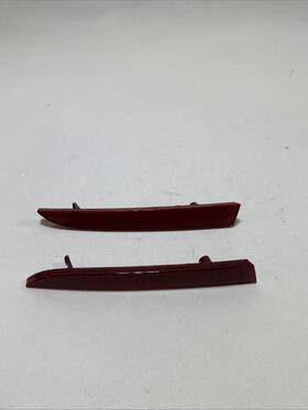 92161656 Cadillac 92161657 2013-2018 Ats Rear Bumper Reflector Markers L And R Oem