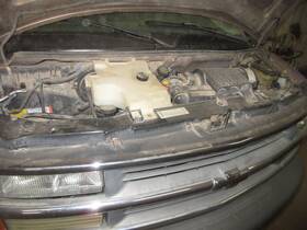 05977399 Chevrolet Used Side Marker Light Assembly Fits 2002 Express 3500 Van Marke