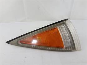 05978064 Chevrolet Used Side Marker Light Assembly Fits 1999 Cavalier Fender