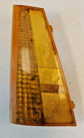 116-02100l Chevrolet 1980-81 El Camino Driver Left Corner Park Side Marker Light Housing Loc132adg