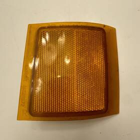16519354 Chevrolet 16519352 1994-1999 Chevy Tahoe Right Passenger Side Marker Reflector 16525372