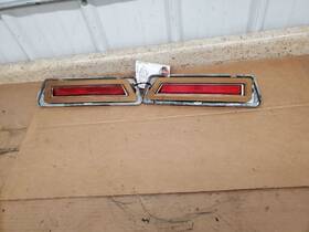 168.gm1s74 Chevrolet Impala 1974 Rear Side Marker 287717