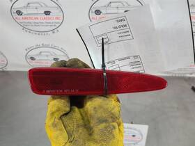 168.gm1z07 Chevrolet 2007 C6 Corvette Rh Passengers Side Rear Marker Light Red - Oem