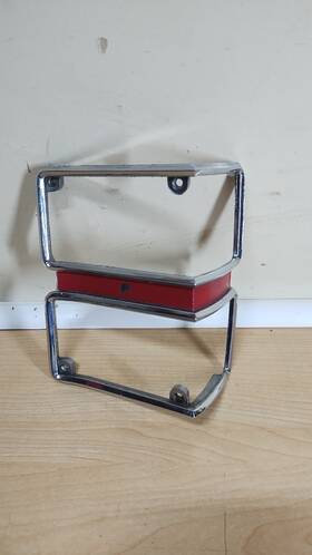 Chevrolet 3982488 71 Chevy Chevelle Rh Driver Side Front Marker Lamp Parking Bezels