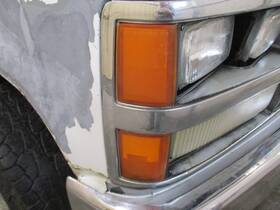 Chevrolet 487179 Used Side Marker Light Assembly Fits 1989 2500 Pickup Gri