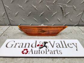 614528 Chevrolet 2003-2006 Chevy Ssr Left Driver Front Side Marker Light Lamp Bumper Used Oem