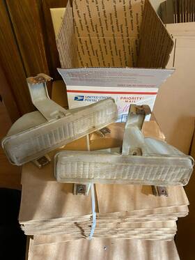 Chevrolet 90 89 88 87 86 85 84 1986-1990 Caprice Impala Bumper Turn Signal Light Assembly Set Pair
