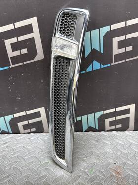 921273263 Chevrolet 2014-17 Chevy Ss Caprice Sedan Left Side Fender Marker Signal Light Chrome Vent