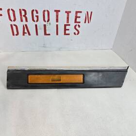 4321813 Chrysler Lebaron Side Marker Trim Light