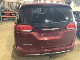 718722 Chrysler Used Side Marker Light Assembly Fits 2019 Pacifica Grade A