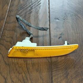 A1938200721 Chrysler 2005 Crossfire Front Left Bumper Marker Parking Light Lamp Oem