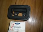D0sz-15a210-c Ford Thunderbird Side Marker Lamp Retainer Rh Nos