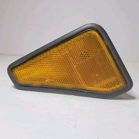 Evan-fischer 723650140932 Oem Side Marker For 2003-2008 Honda Element Front Right Corner Lamp