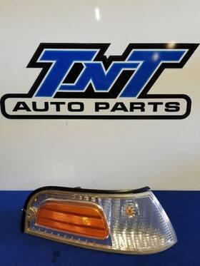 116-03404r Ford 98-11 Crown Victoria Passenger Corner/park Light