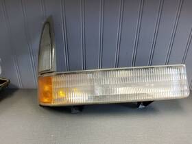 1c3x-13b330-a Ford 1999-2001 F150 F250 350 Passenger Right Corner Marker Turn Signal Light Oem