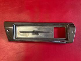 C8sb-15a441-b Ford 68-69 Tt001474 Vintage 1968 Thunderbird Front Side Marker Bezel Left C8sb-15a441-b Ford 68-69 Tt001474 Vintage 1968 Thunderbird Front Side Marker Bezel Left
