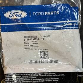 Ford 9t1z15a201d Oem Rh Passenger Lamp Reflector 2010-2013 Transit Connect