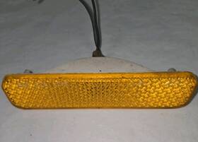 D02b-15a429-ab Ford 1972 Lt Front Marker Light Oem Fomoco D20b-15429-ab D02b-15a429-ab Ford 1972 Lt Front Marker Light Oem Fomoco D20b-15429-ab