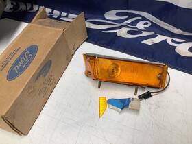 D0tz-13200-a Ford Nos 1970 1971 1972 Truck F100 F250 Right Front Marker Directional Light D0tz-13200-a Ford Nos 1970 1971 1972 Truck F100 F250 Right Front Marker Directional Light
