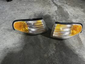 Ford F7zx-13216 94-98 Mustang Gt Front Markers Light Turn Signal Both Left And Right