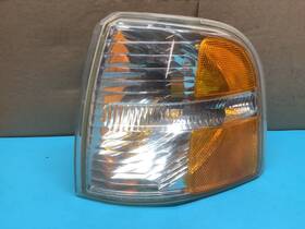 X020304 Ford 02 03 04 Explorer Left Corner Park Marker Light Oem 2002 2003 2004
