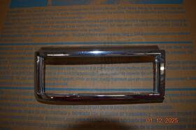 1252796 General Motors 1978 1979 Electra Lesabre Front Side Marker Bezel And Lamp Passenger