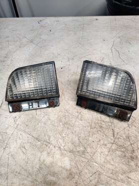 5970655 General Motors 79-81 Firebird Trans Am Driver And Passenger Turn Signals Parking Fog Lights Lamp