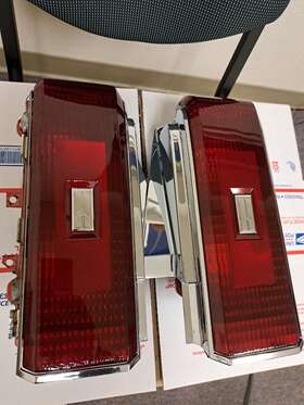 5972035 General Motors 1981-88 Olds Cutlass Supreme Tail Lamp Set Gm Lights Gbody Oldsmobile