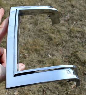 371966 General Motors / Chevrolet 1977 1978 Caprice Classic Passenger Right Signal Light Chrome Bezel