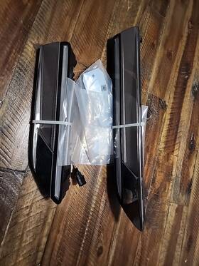 92320t1100 Genesis G80 Right Fender Lower And Upper Marker Turn Signal Oem 2021 - 2024