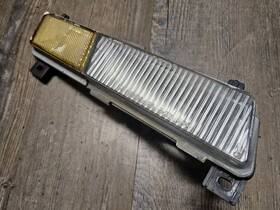 16501574 Gm 1984-1987 Chevy C4 Corvette Front Marker Light Right Oem