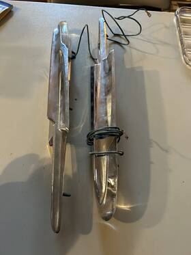 523906 Gm Qty 1 Pair Used 1957 Pontiac Front Fender Lighted Chrome Ornaments Dl #2