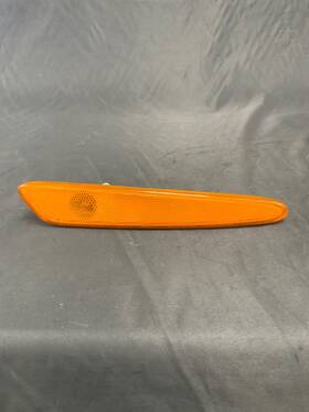 Gm10316652 Gm Right Side Marker Light Assembly Front Left Lkq Corp Fits 2005-2013 Corvette