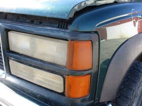05977464 Gmc Used Side Marker Light Assembly Fits 1997 2500 Pickup Grill
