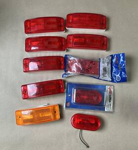 46702-5 Grote Lot Of Red Side Marker Light Assemblies Trailer G2102 5210 9012 46702-5 Grote Lot Of Red Side Marker Light Assemblies Trailer G2102 5210 9012