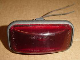15105495 Hummer 03 04 05 06 07 08 09 H2 Center Roof Marker Clearance Red Light Rear 15105495 Hummer 03 04 05 06 07 08 09 H2 Center Roof Marker Clearance Red Light Rear